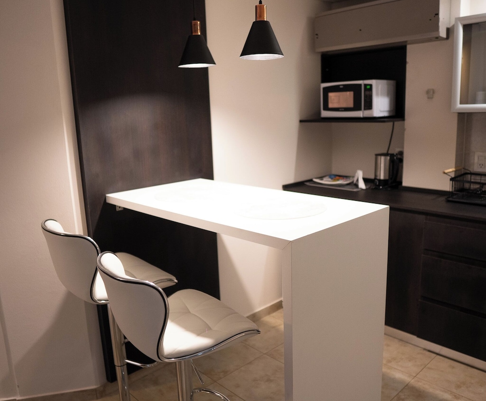Luxury Studio Suite, 1 Bedroom, Jetted Tub, City View photo 3
