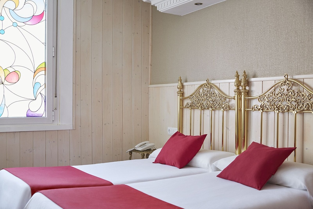 Standard Double Room - Photo 3