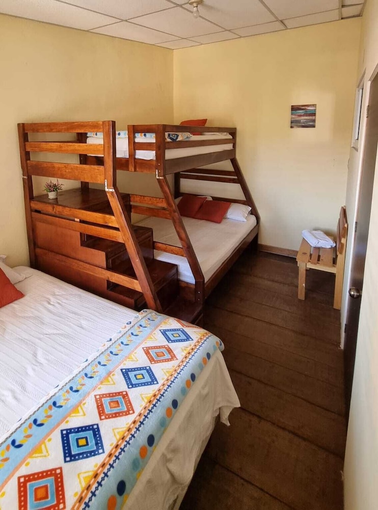 Economy Quadruple Room photo 1