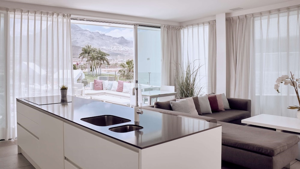 Suite, 2 Bedrooms, Mountain View (Serenity Pico) thumbnail 6
