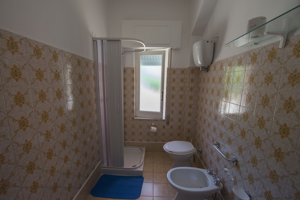 Economy Quadruple Room, Partial Sea View photo 2