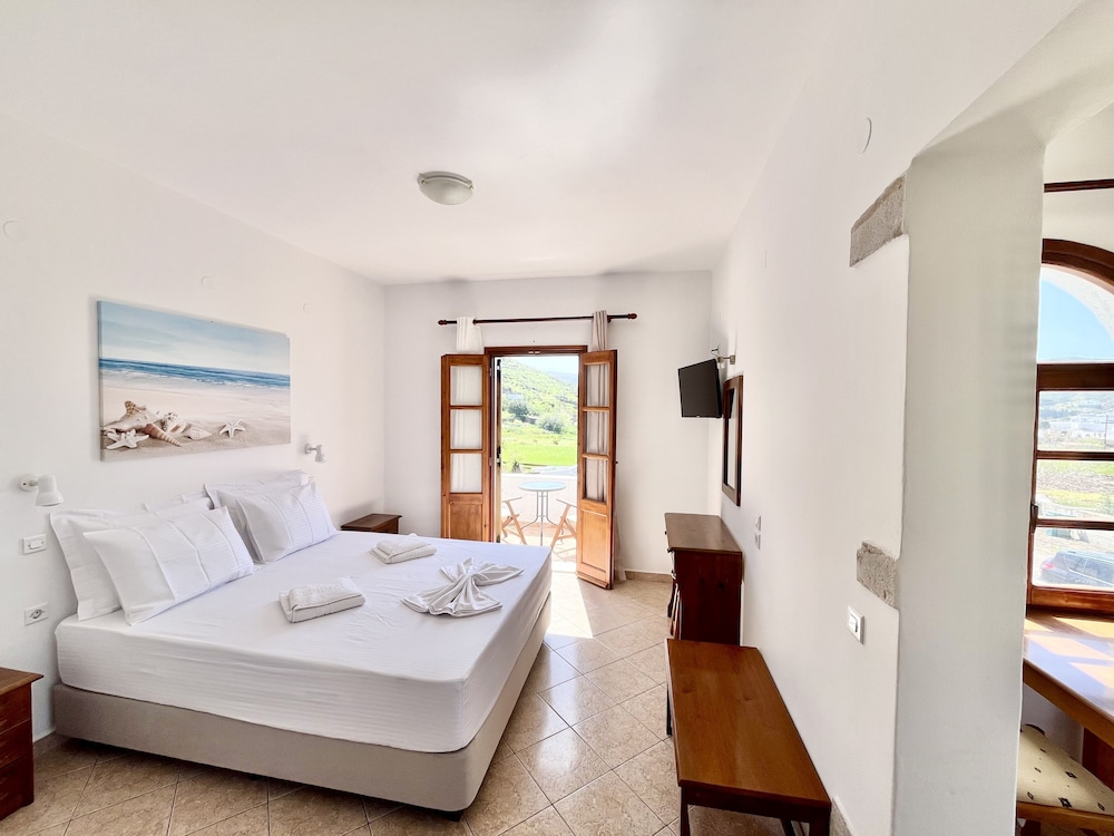 Studio, Sea View