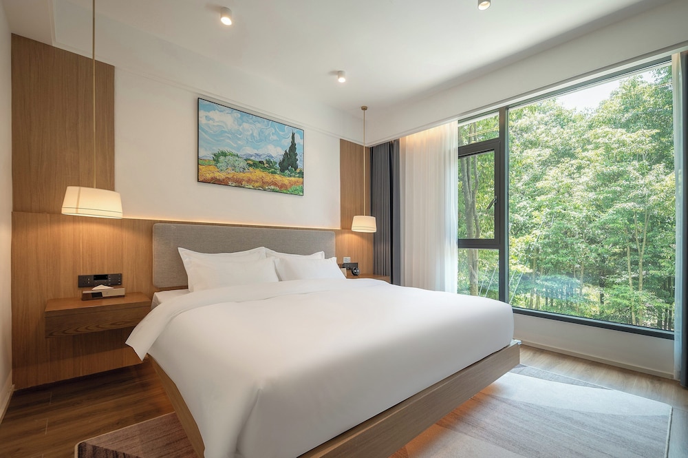 Senior Double Room, Courtyard View