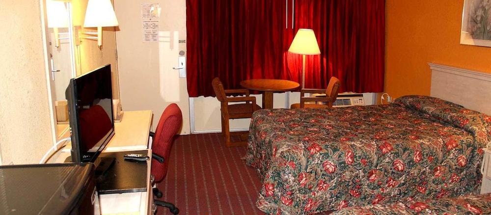 Standard Double Room, 2 Double Beds, Smoking