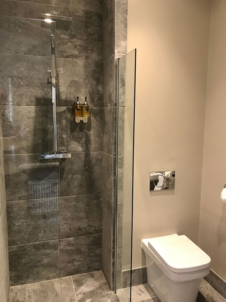 Raven Hotell, Bilde 27
