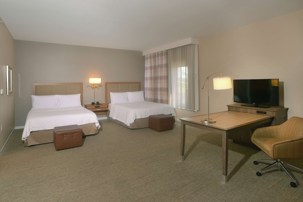 Studio, 2 Queen Beds, Refrigerator & Microwave (Wet Bar) photo 2