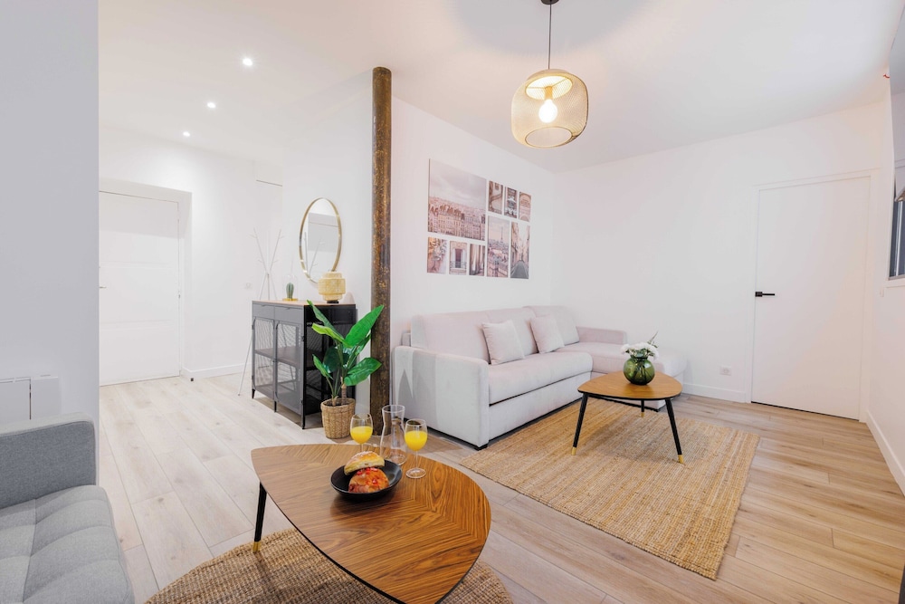 Apartment photo 1