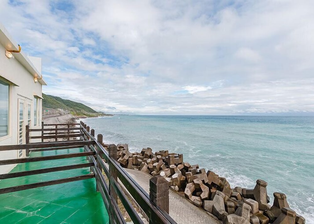 Quadruple Room, Ocean View photo 3