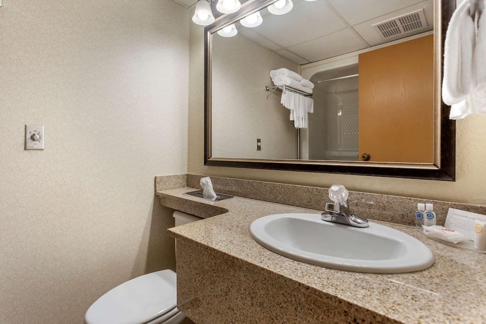 Suite, Multiple Beds, Non Smoking - Photo 3