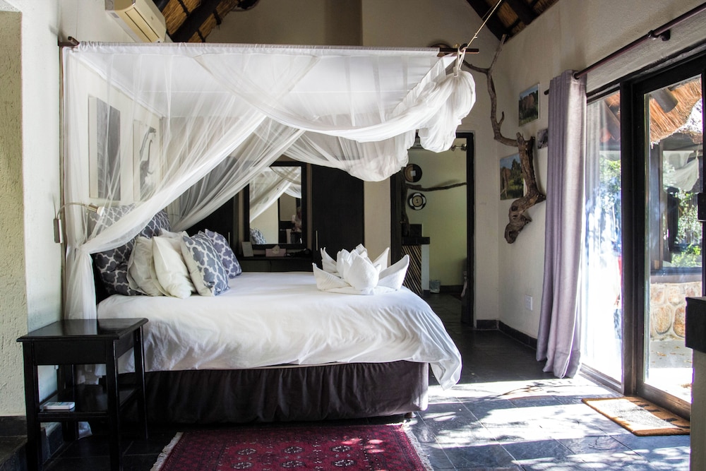 Family Room, Billy's Lodge