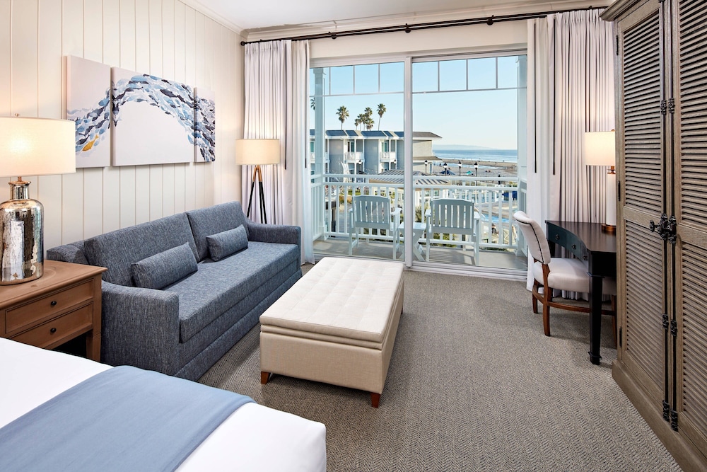 Premium Room, 1 King Bed with Sofa bed, Balcony, Oceanfront - Photo 8