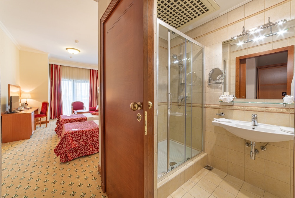 Standard Twin Room, 2 Twin Beds, Non Smoking photo 2