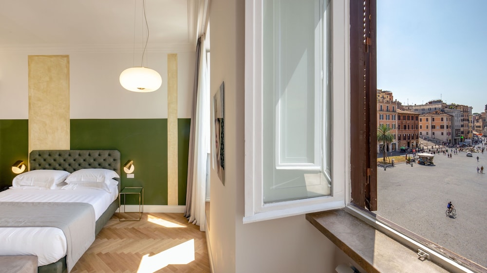 Two Connected Apartments with Terrace – Via Di Ripetta 229