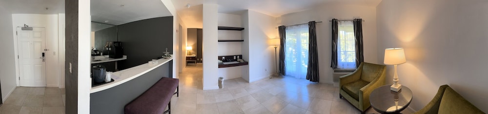 Suite, 1 King Bed