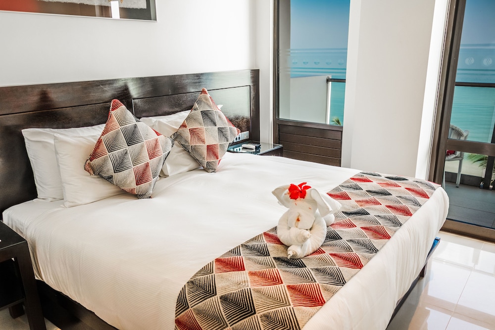 Studio Suite, 1 King Bed, Non Smoking photo 2