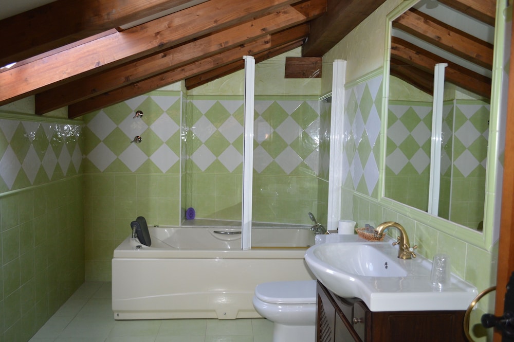 Double Room, Jetted Tub photo 3