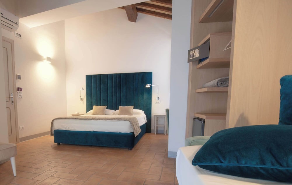 Romantic Studio Suite photo 2