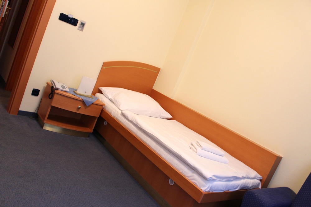Standard Single Room (Full Spa Treatment Package) photo 3