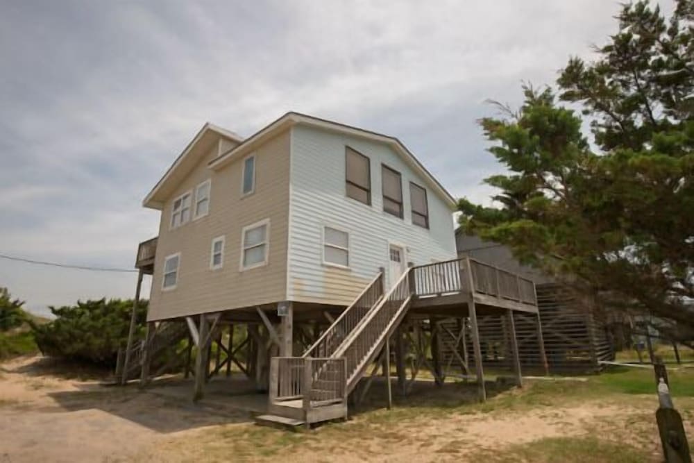91 – oceanfront 2 story cottage photo 1