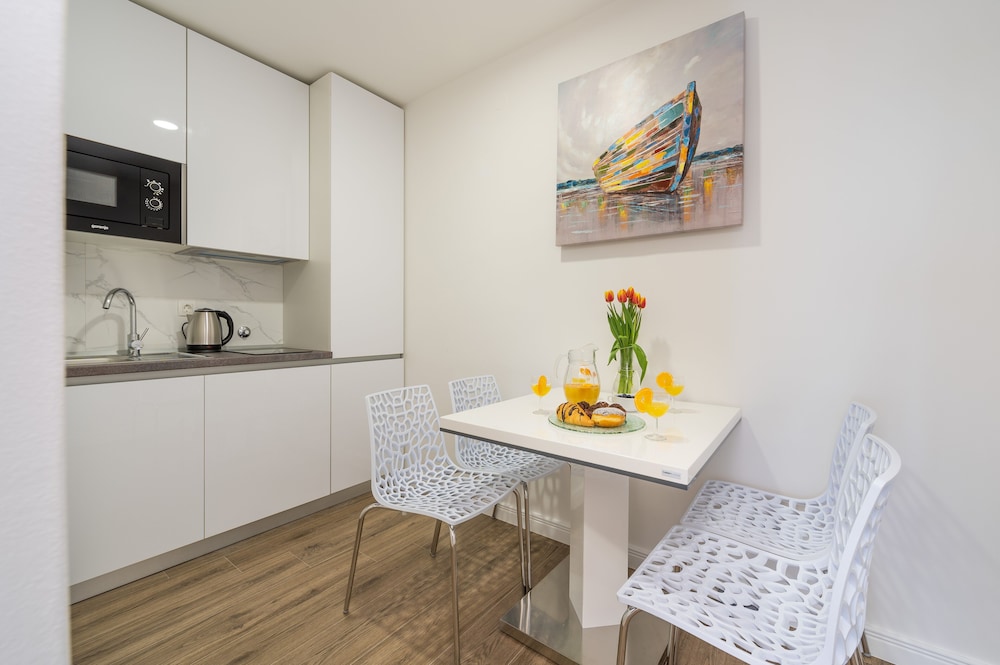 Deluxe Studio Suite photo 2