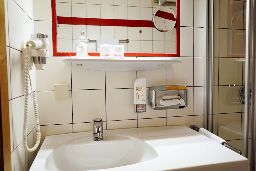 Double Room (New) photo 3