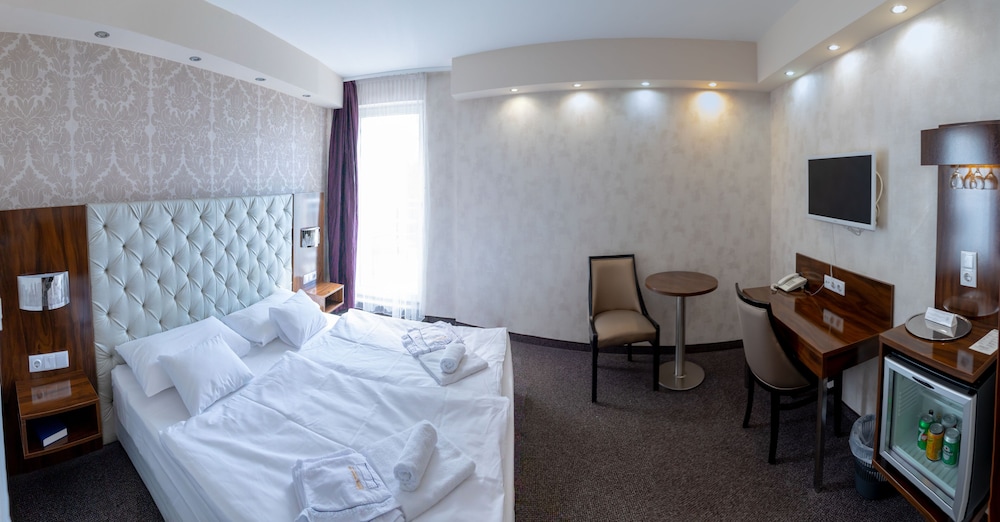 Superior Double or Twin Room - Photo 2