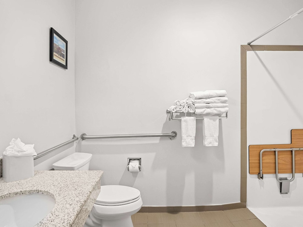 Suite, Multiple Beds, Accessible, Non Smoking photo 2