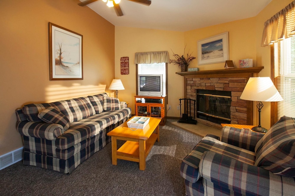 Cottage, 2 Bedrooms (#09) photo 2