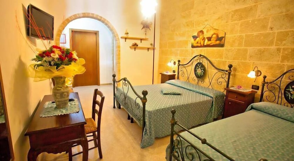 Deluxe Triple Room photo 2