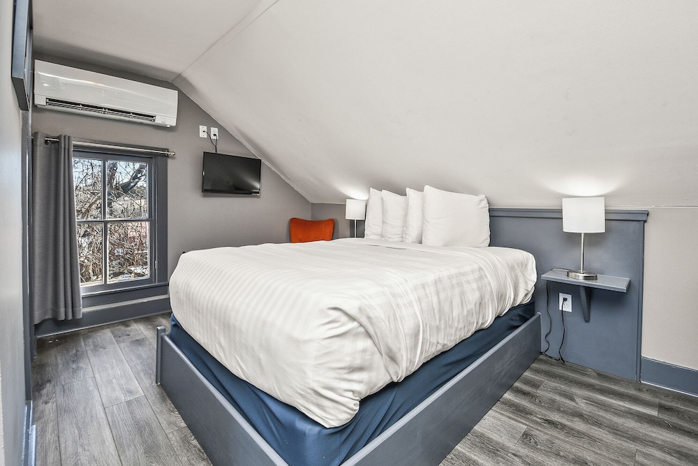 Attic Room, Double Bed