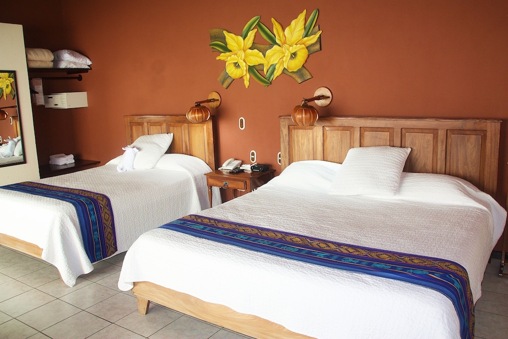 Panoramic Room (2 Queen Beds)