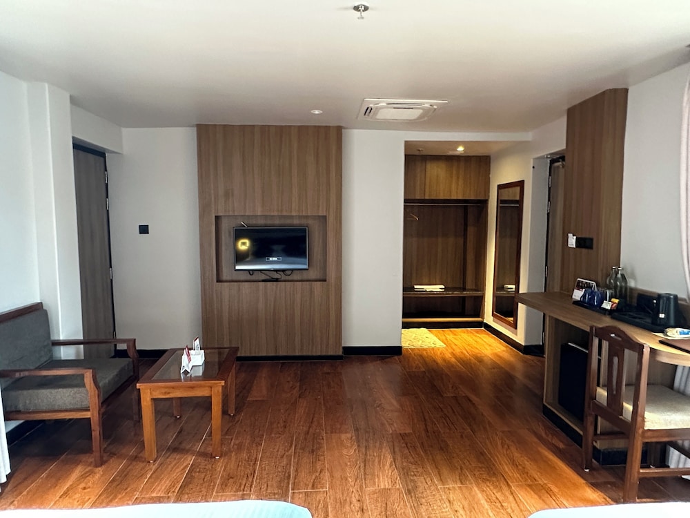 Family Room photo 3