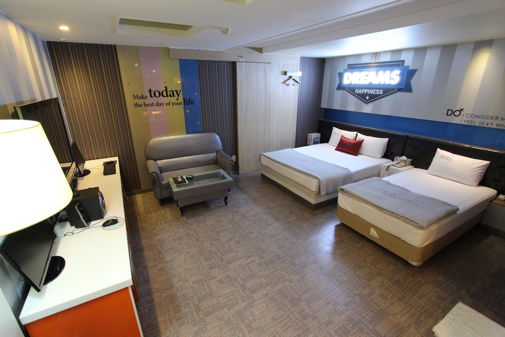 Twin Room - Photo 3