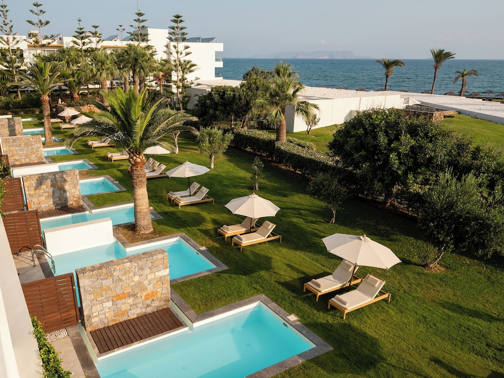 Swim up Superior with private Garden