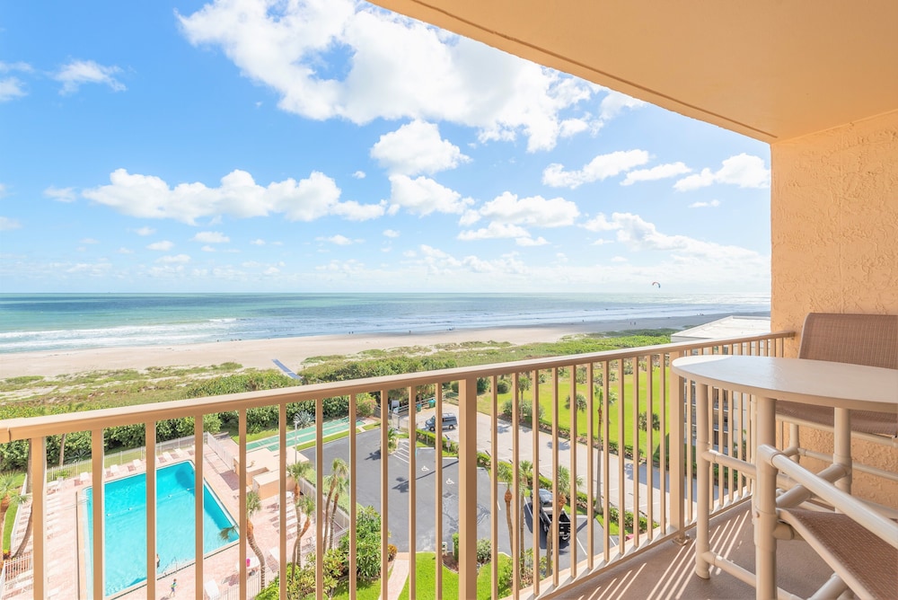 Condo, 2 Bedrooms, Oceanfront photo 2