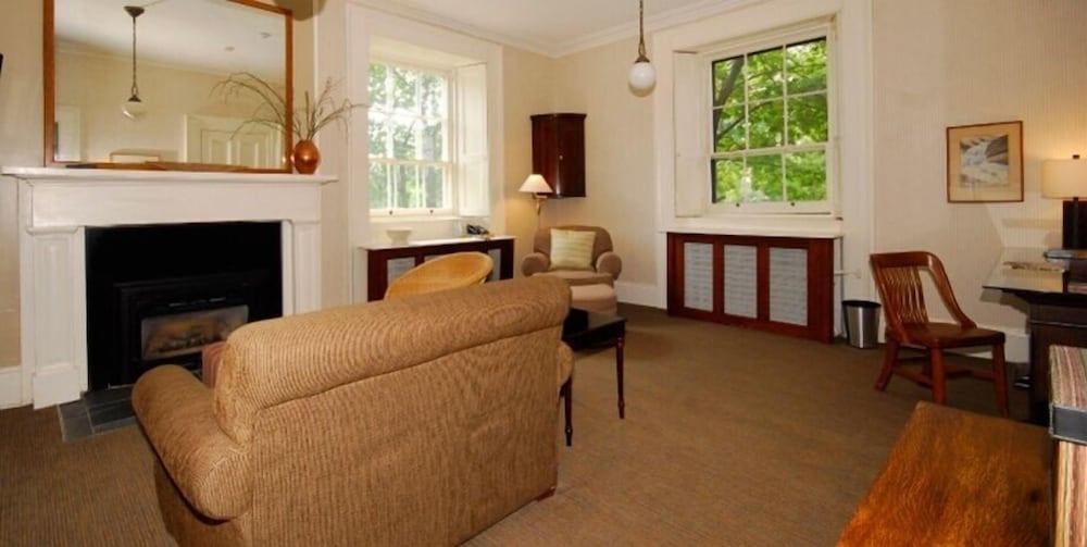 Currie Suite photo 3