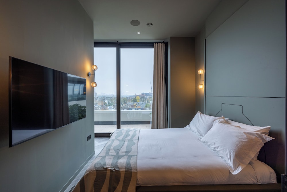 Deluxe Penthouse Apartment photo 2