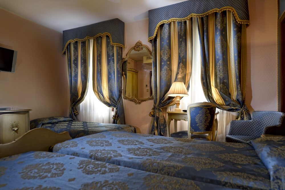Classic Twin Room photo 1