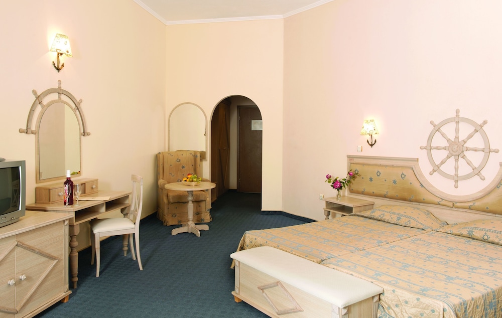 Double Room, Balcony, Sea View photo 1