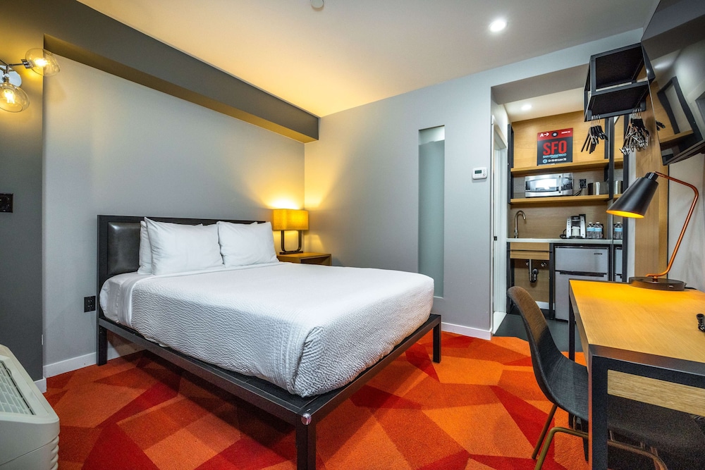 Room, 1 Queen Bed, Accessible (Mobility, Roll-in Shower)