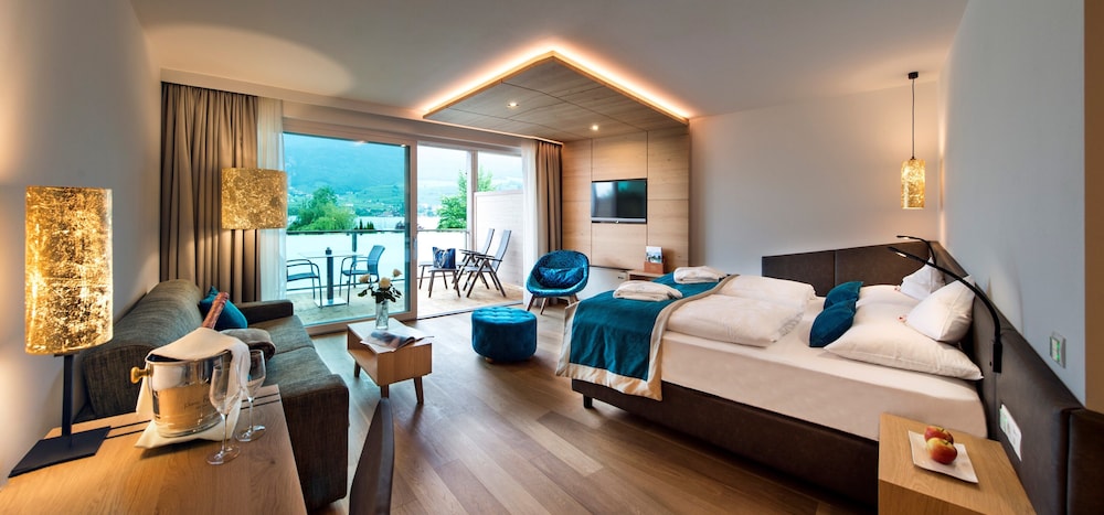 Double Room, Lake View photo 3