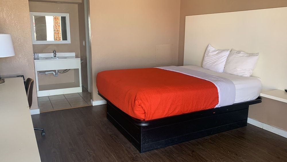 Single Room, Smoking