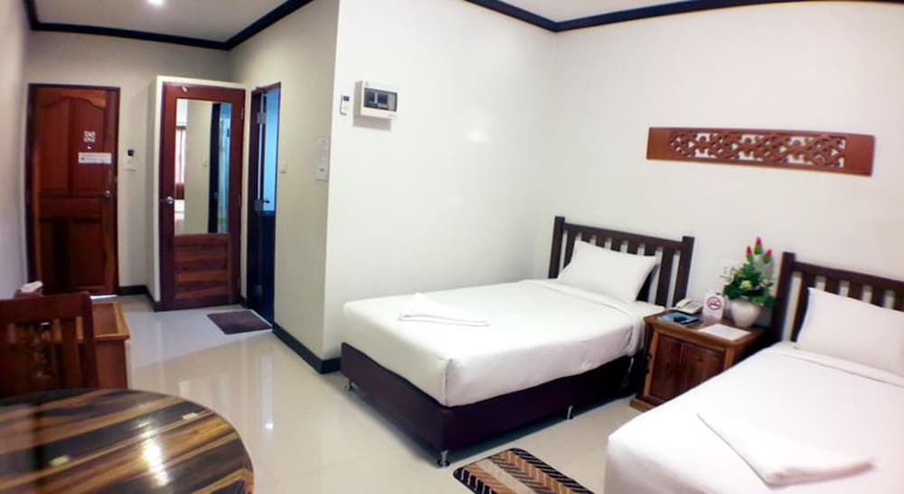 Standard Twin Room, 2 Twin Beds, Non Smoking photo 1
