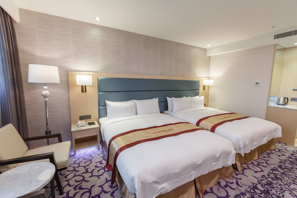 Luxury Family Suite photo 3