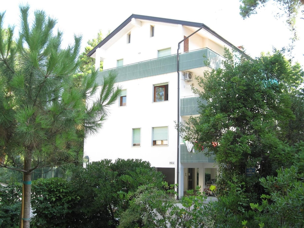 Apartment, 1 Bedroom, Balcony, Garden View photo 2