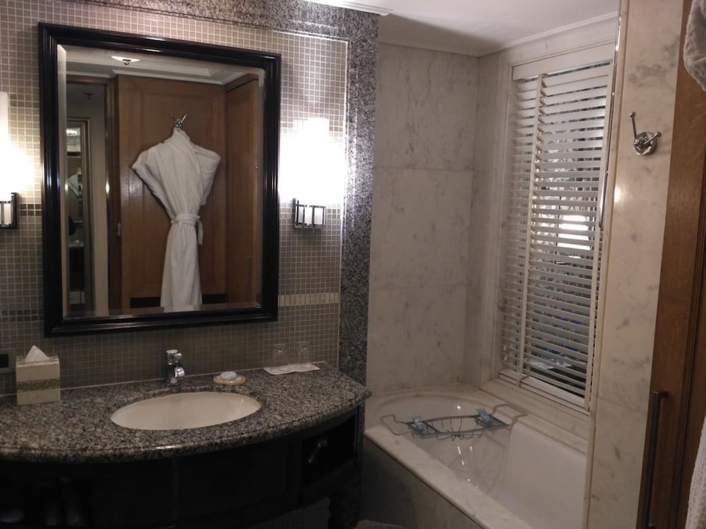 Rajputana Royale, Club lounge access, Double, Pool view - Photo 4