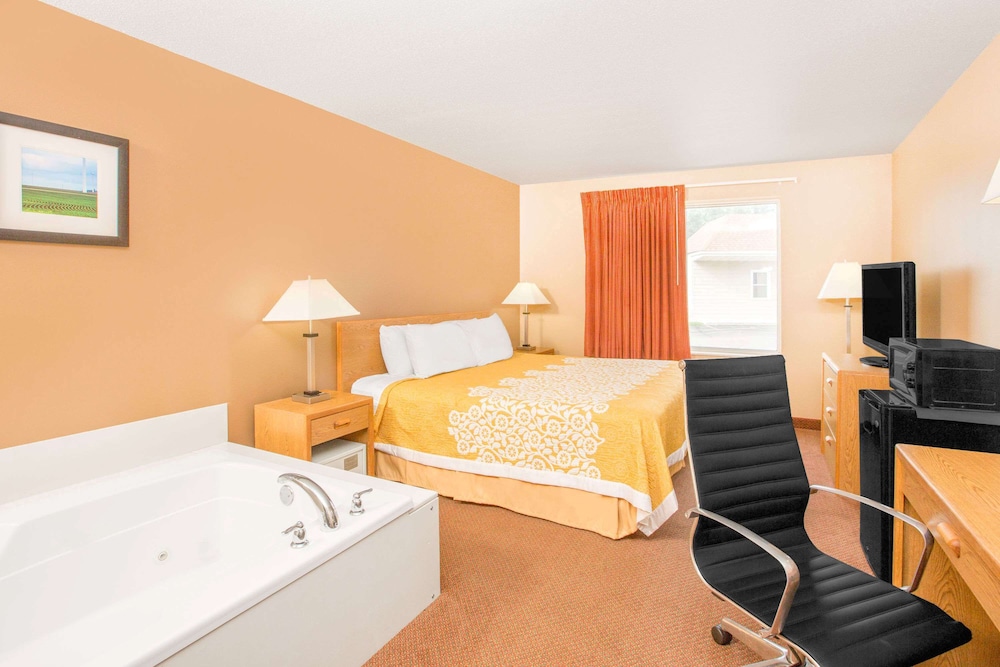 Suite, 1 King Bed, Refrigerator photo 1