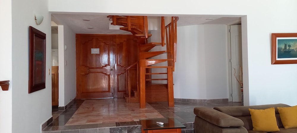 Two Bedroom Ocean View - Photo 18