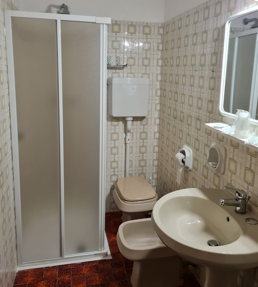 Standard Triple Room photo 3