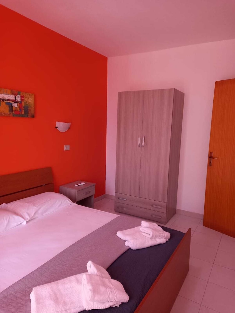 Economy Apartment, 1 Bedroom, Balcony, Courtyard View photo 2